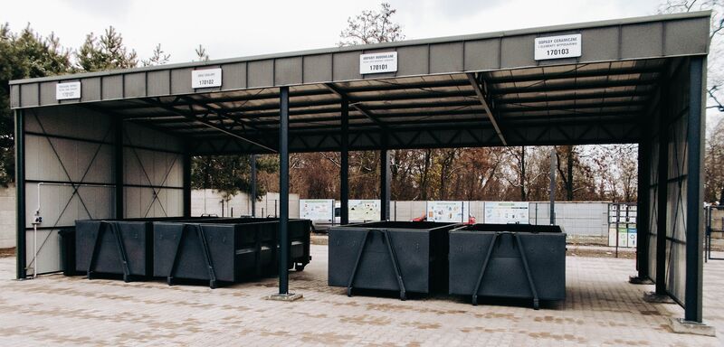 budynek punktu selektywnej zbiórki odpadów